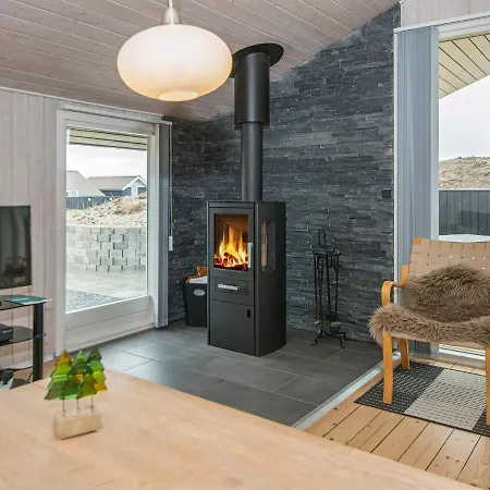 Four-bedroom Holiday In Hvide Sande 4 Hébergement de vacances *