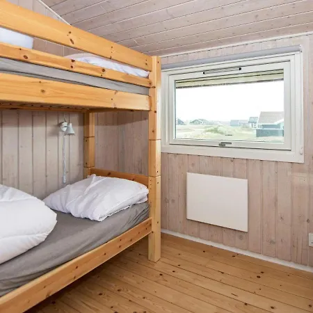 Four-bedroom Holiday In Hvide Sande 4 Hébergement de vacances *