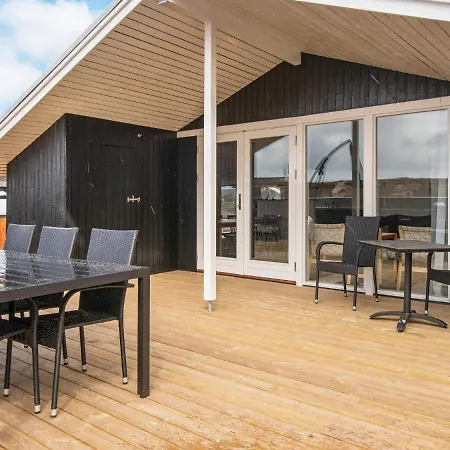 Four-bedroom Holiday In Hvide Sande 4 Bjerregård